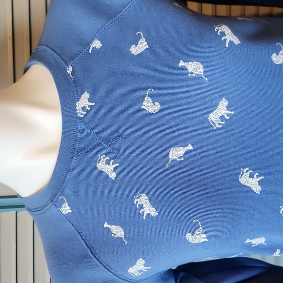 Eddie Bauer Blue Tiger Print Sweatshirt - Picture 3 of 13